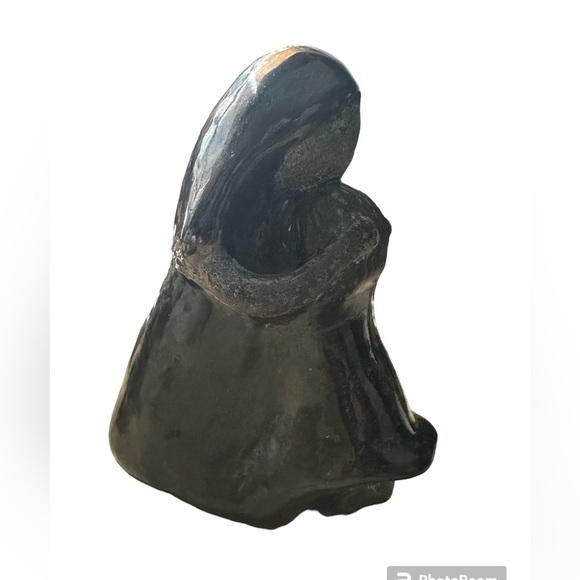 Artisan handcrafted woman with child ceramic statue. - Picture 2 of 8